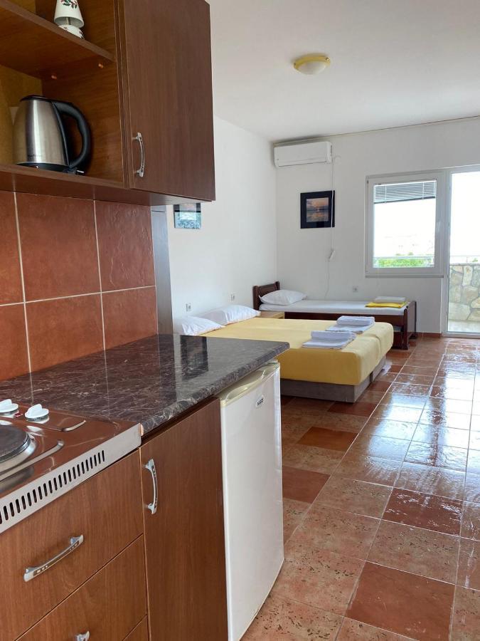 Apartments Vila Kurtagic Dobra Voda Bagian luar foto