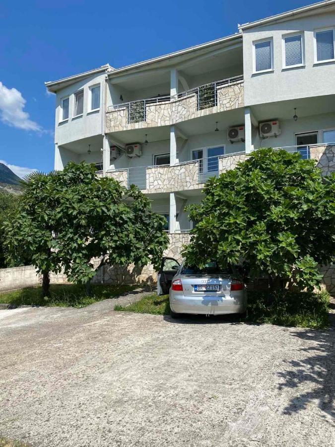 Apartments Vila Kurtagic Dobra Voda Bagian luar foto