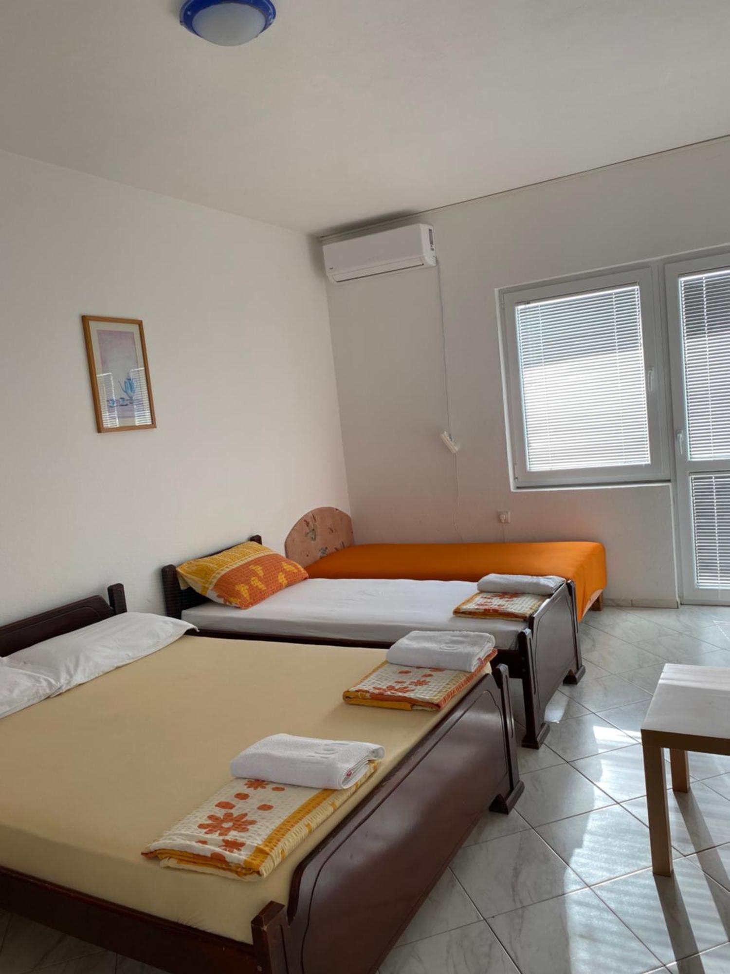 Apartments Vila Kurtagic Dobra Voda Bagian luar foto