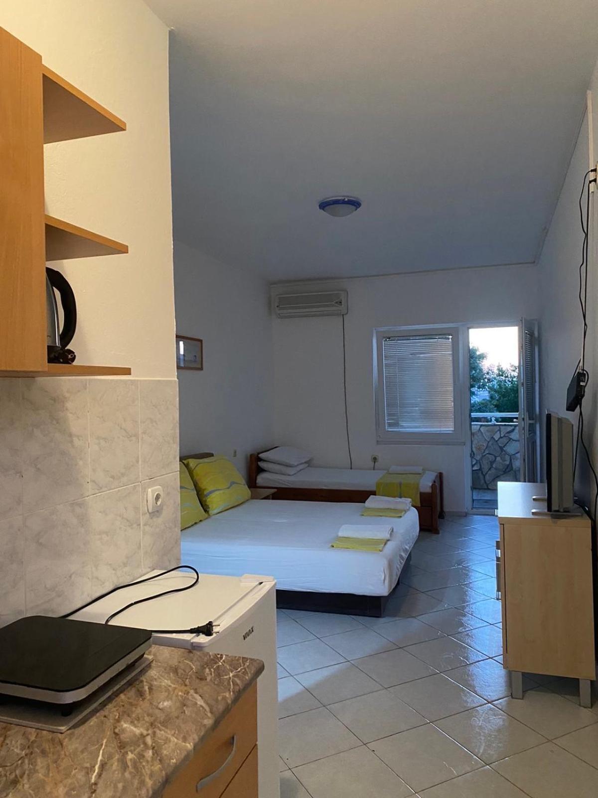 Apartments Vila Kurtagic Dobra Voda Bagian luar foto