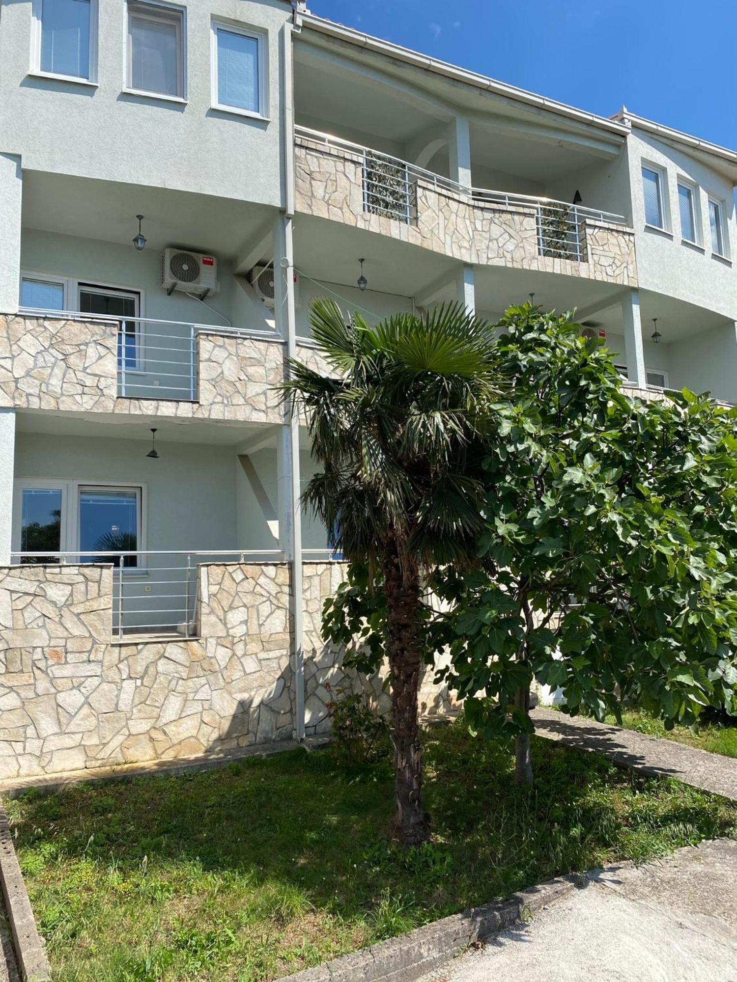 Apartments Vila Kurtagic Dobra Voda Bagian luar foto
