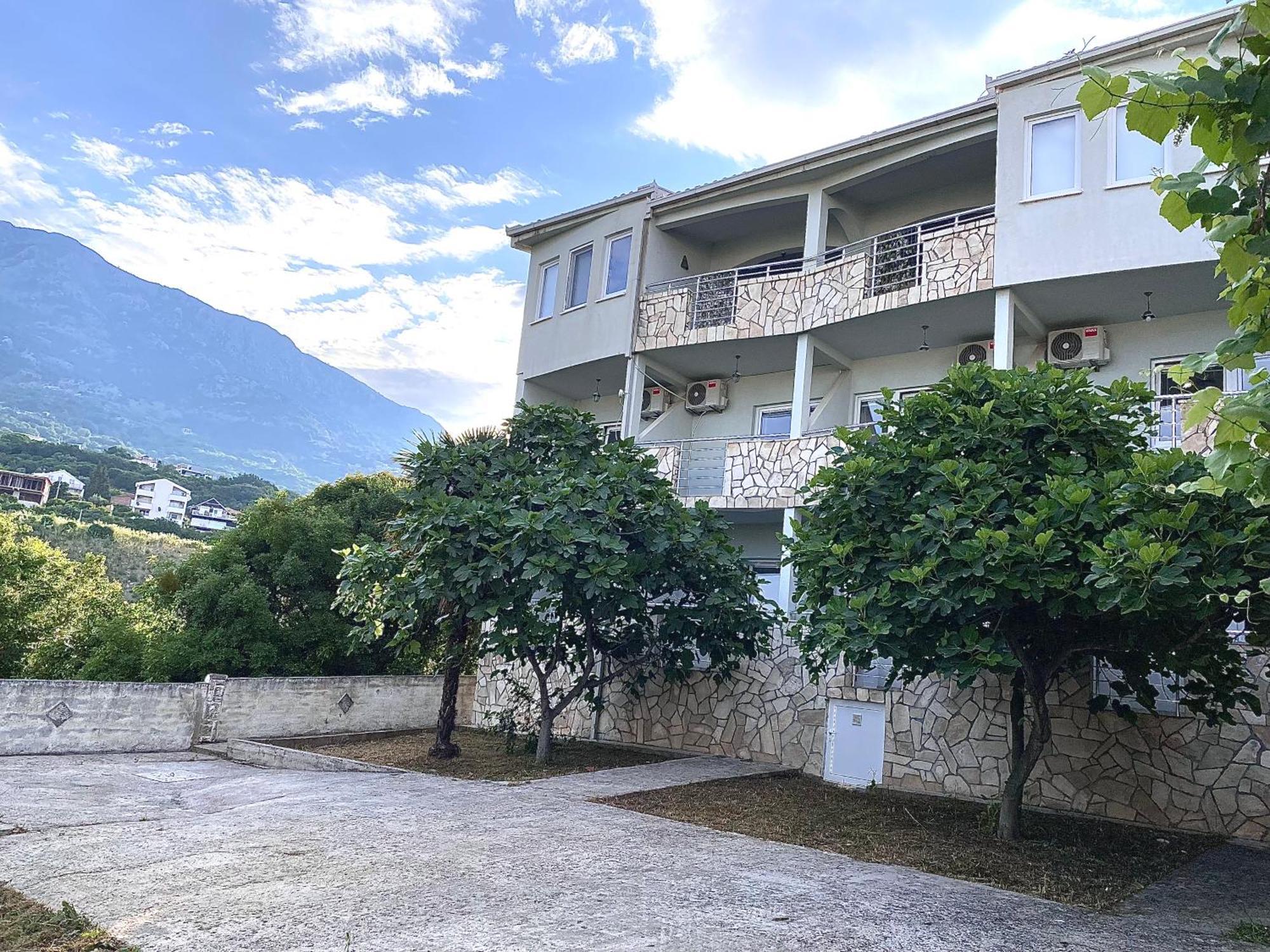 Apartments Vila Kurtagic Dobra Voda Bagian luar foto