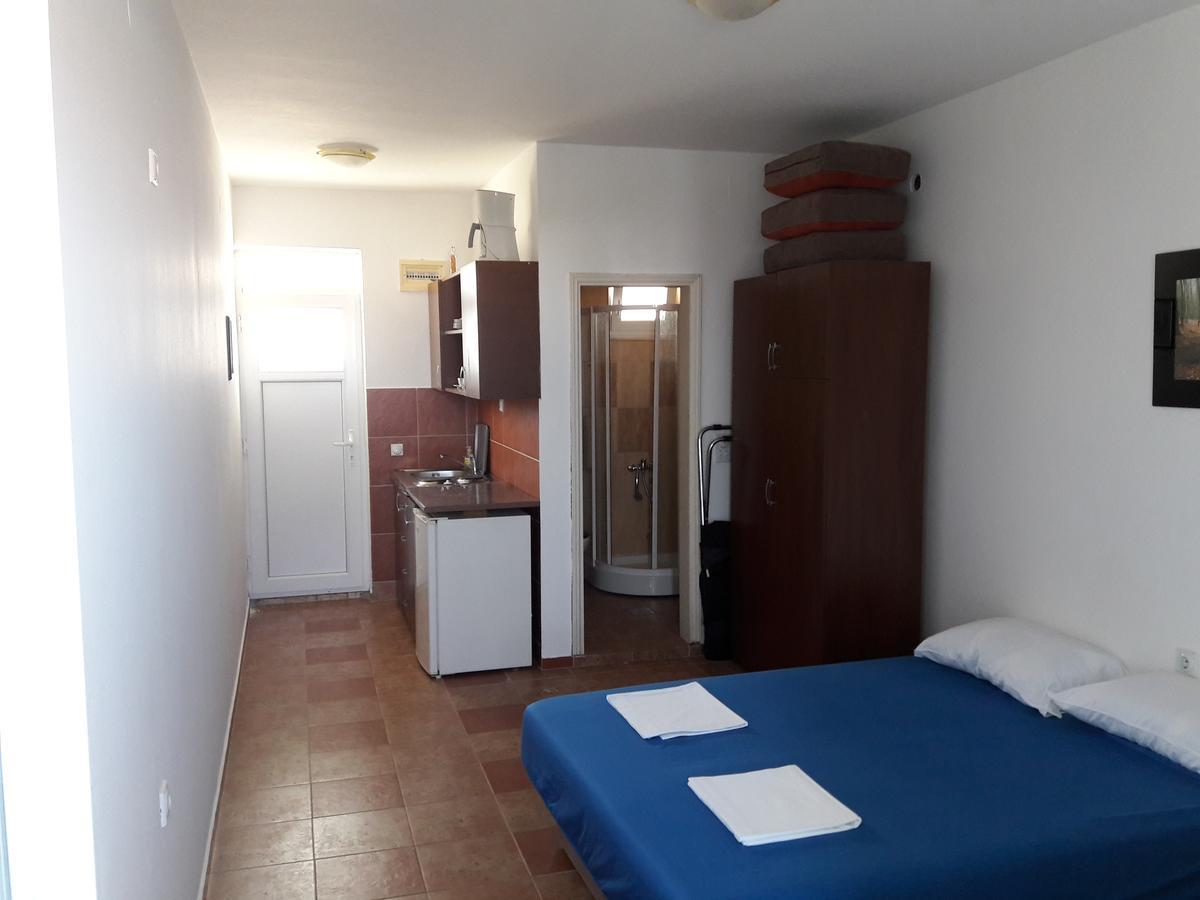 Apartments Vila Kurtagic Dobra Voda Bagian luar foto