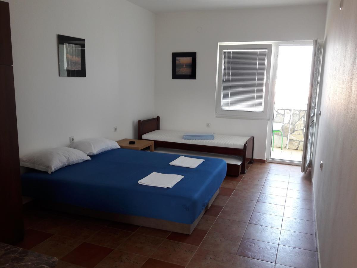 Apartments Vila Kurtagic Dobra Voda Bagian luar foto